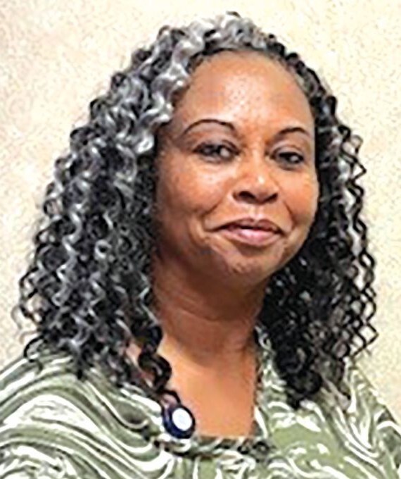 Vivian Perry headshot.